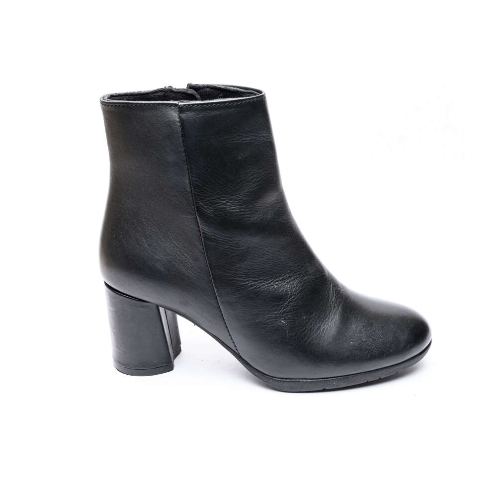 2011-0560-ΜΑΥΡΟ-1